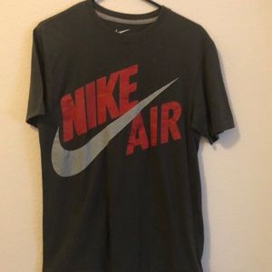 NIKE AIR TEE SHIRT MEDIUM SIZE